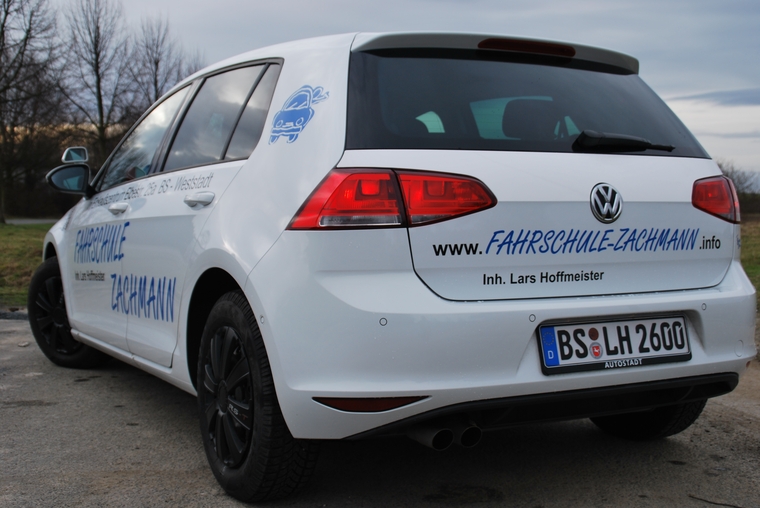 Klasse: B / B17, ab 18 / 17 Jahre. Ausbildungsfahrzeug: VW - Golf TDI.